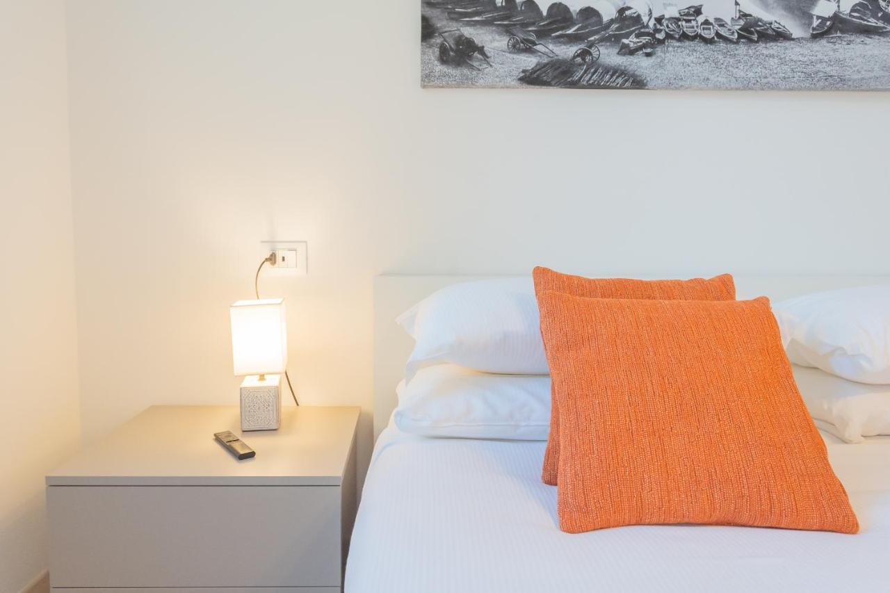 White Lake View Apartment By Rent All Комо Экстерьер фото