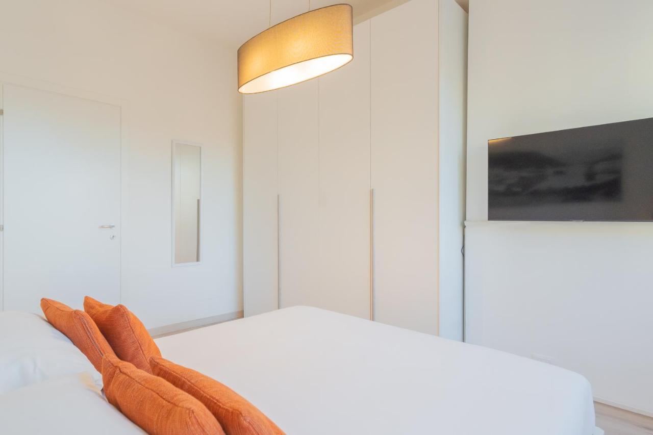 White Lake View Apartment By Rent All Комо Экстерьер фото